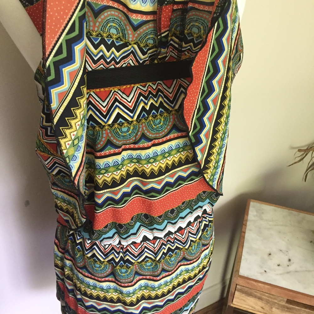 🎉 GLAM Ruffle Top Patterned Mini Dress - Picture 4 of 8